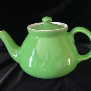 Hall Pottery theepot met deksel, smaragdgroen art deco, Hall's New York Style, Hall China of East Liverpool, Ohio, Made in USA