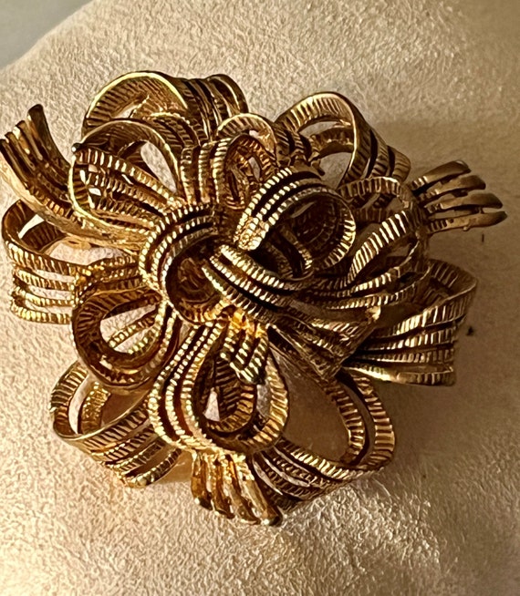 Goldtone Ribbon Flower Pin/Brooch/Pendant - Circa… - image 1