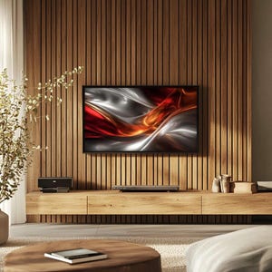 Könnte beinhalten: Ein modernes Wohnzimmer mit einem großen Flachbildfernseher, der ein lebendiges abstraktes Bild zeigt. Der Fernseher ist an einer Wand aus Holzpaneelen befestigt. Darunter befindet sich eine Holzkonsolen, die Mediengeräte und Dekor beherbergt.
