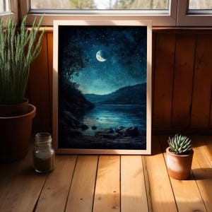Moonlit Lake Poster with Wooden Frame, Peaceful Blue Night Sky Wall Art, Tranquil Nature Scene Das Bild zeigt eine traumhafte, friedliche