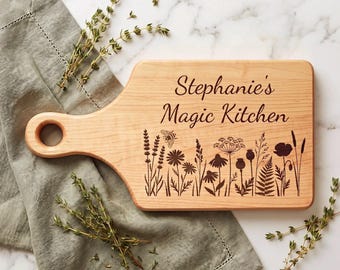 Tabla de cortar de madera personalizada con diseño de hilera de flores de jardín / Tabla de cocina floral grabada