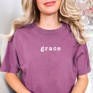 Koszulka Comfort Colors® Grace Statement, koszulka Faith, prezent chrześcijański, koszulka religijna