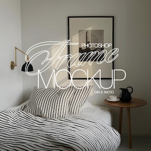DIN A Schwarzer Rahmen Photoshop Mockup Vorlage für Kunst und Drucke Display in der trendigen Boho Schlafzimmer Szene | ISO A3 Rahmen Mockup für Wandkunst