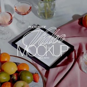 DIN Ein Schwarzer Rahmen in Bunten Animierten Szene Mockup für Photoshop | A5 Schwarzer Rahmen mit Obst und Wein PSD Video Vorlage für die Kunstanzeige