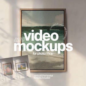 Può includere: Una stampa su tela incorniciata con un design di paesaggio marino, insieme a due stampe artistiche incorniciate più piccole. La grande tela presenta una cornice in legno e il testo "video mockups for Photoshop". L'immagine include il testo "luxurious light and shadows" e "vertical & horizontal formats included".