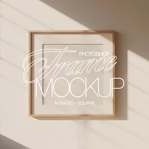 Puede incluir: Una maqueta de marco de madera cuadrado con el texto "Photoshop Frame Mockup 1x1 Ratio - Square" en texto blanco.