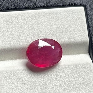 7.5 Cts. Faceted Oval Cut Ruby Loose Stone (12.5x10x5 MM)