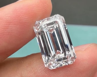 Lab-Grown Emerald Cut Diamond: VS1 Clarity, IGI Certified Personalized Gift