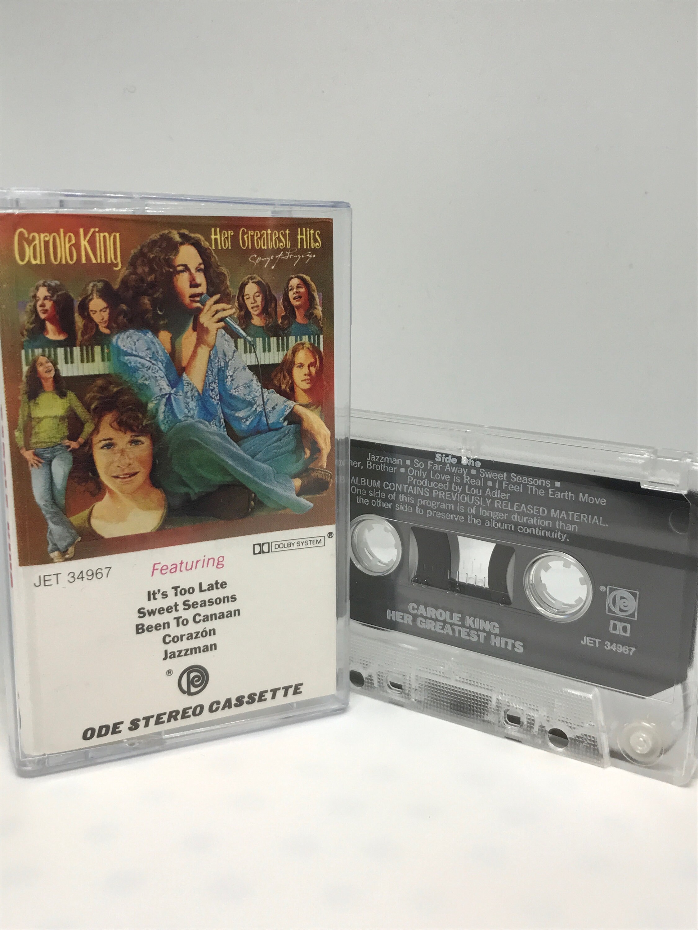 Her Greatest Hits［カセット］ Her Greatest Hits［カセット］ 【公式通販】