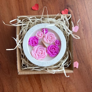 Rose Bouquet Scented Soy Wax Candle Gift For Her, Custom Scent Flowers Candles With Message, Aromatic Floral Candle