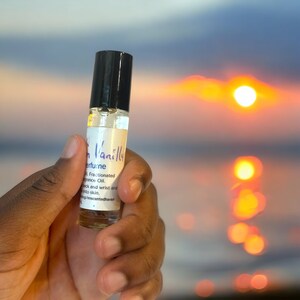 Roll on Perfume| Natural Perfume Oil| Perfume Oil| Handmade| Fragrance Oil| Roll on| Scented Oil| Oils | Perfume Oils