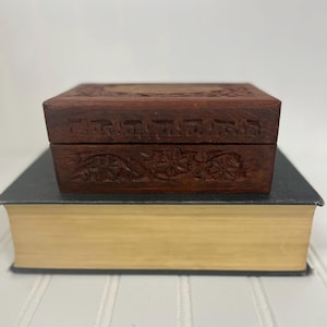 Vintage Carved Wooden Jewelry Box – Floral Carved Trinket Box for Vanity, Elegant Wooden Storage Box for Jewelry and Keepsakes - Red Lined