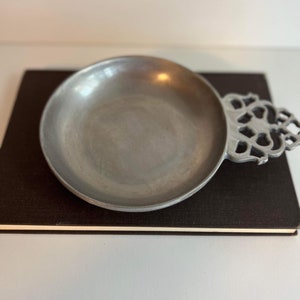Vintage Wilton Armetale Pewter Ploughing Tavern Porringer Dish | Antique-Style Serving Dish for Vintage Tableware & Decor | Pewter Dish