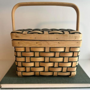 Vintage Hand Woven Basket / Natural and Green Basket With Handle