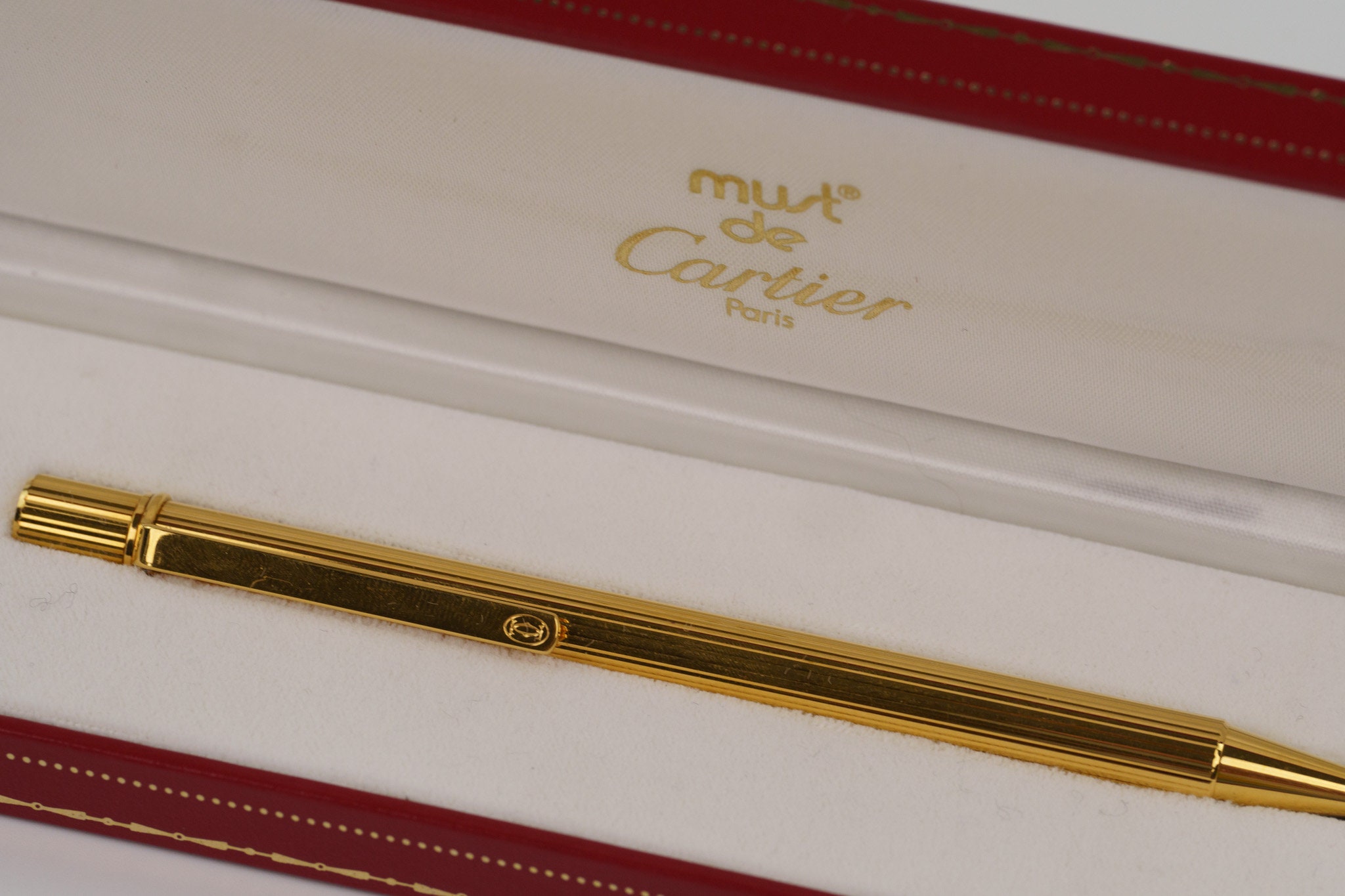 LOUIS VUITTON Doc Bordeaux Resin Lacquer GOLD Plated ROLLERBALL PEN