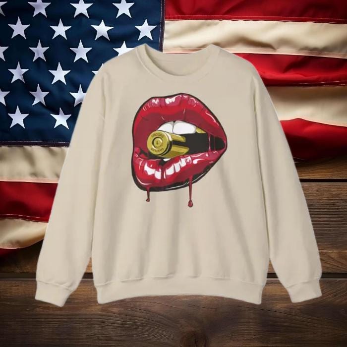 Tee Red Lips Teeth Gold Bullet Yell Vintage T-Shirt Tee Red Lips Teeth Gold Bullet Yell Vintage T-Shirt