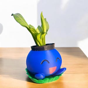 Happy Oddish Pokémon-Inspired 3D Printed Planter with Drainage Base – Cute Gift for Gamers & Plant Lovers