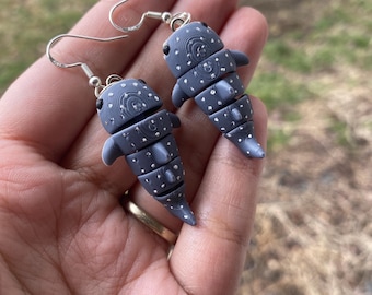 Boucles d'oreilles articulées imprimées en 3D avec requin-baleine – Bijoux uniques inspirés de l'océan