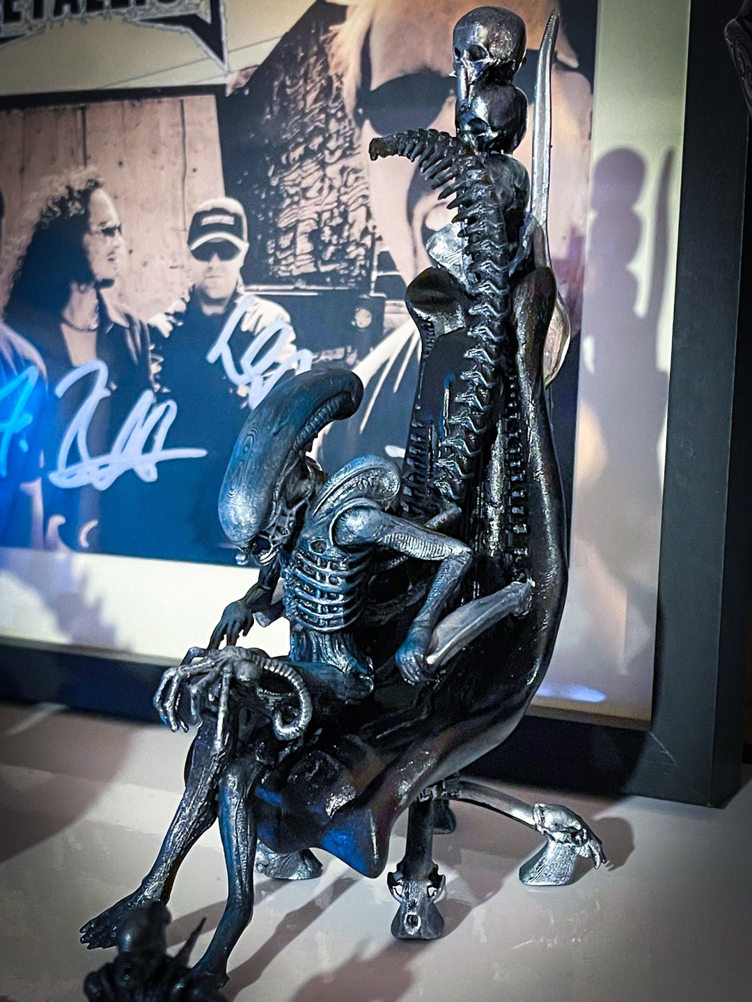 Alien in Harkonnen Chair 3D Print and Paint - Etsy