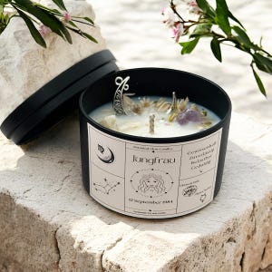 Kerze Sternzeichen Jungfrau personalisierte Duftkerze mit Geburtsdatum Sternzeichenkerze Sternbild Edelsteine & Trockenblumen Geschenkidee