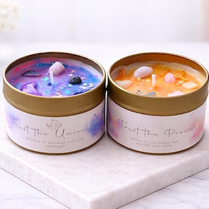 Sojawachskerze mit Edelsteinen | Spirituelle Duftkerze | Trust the Universe & Trust the Process | Geschenkidee