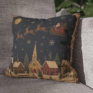 Kissen mit Weihnachtsmannschlitten und Rentieren über einem Winterdorf, Kunstwildleder, Vintage-Weihnachten, rustikale Weihnachten