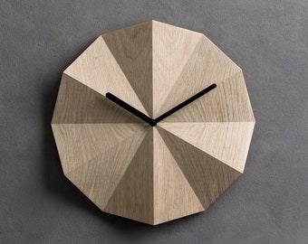 Delta Clock Eiche • Minimalistische Wanduhr aus Holz • Natürliche Eiche • Einzigartige Wandkunst für Zuhause