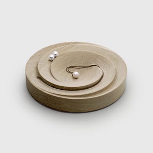Spira Bowl • Wooden jewelry holder • Ring dish • Accessory storage • Natural oak • Decorative tray