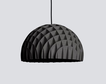 Arc Pendant Black Plywood • Lámpara colgante de madera • Luminaria moderna • Diseño sostenible • Hogar escandinavo • Decoración de oficina