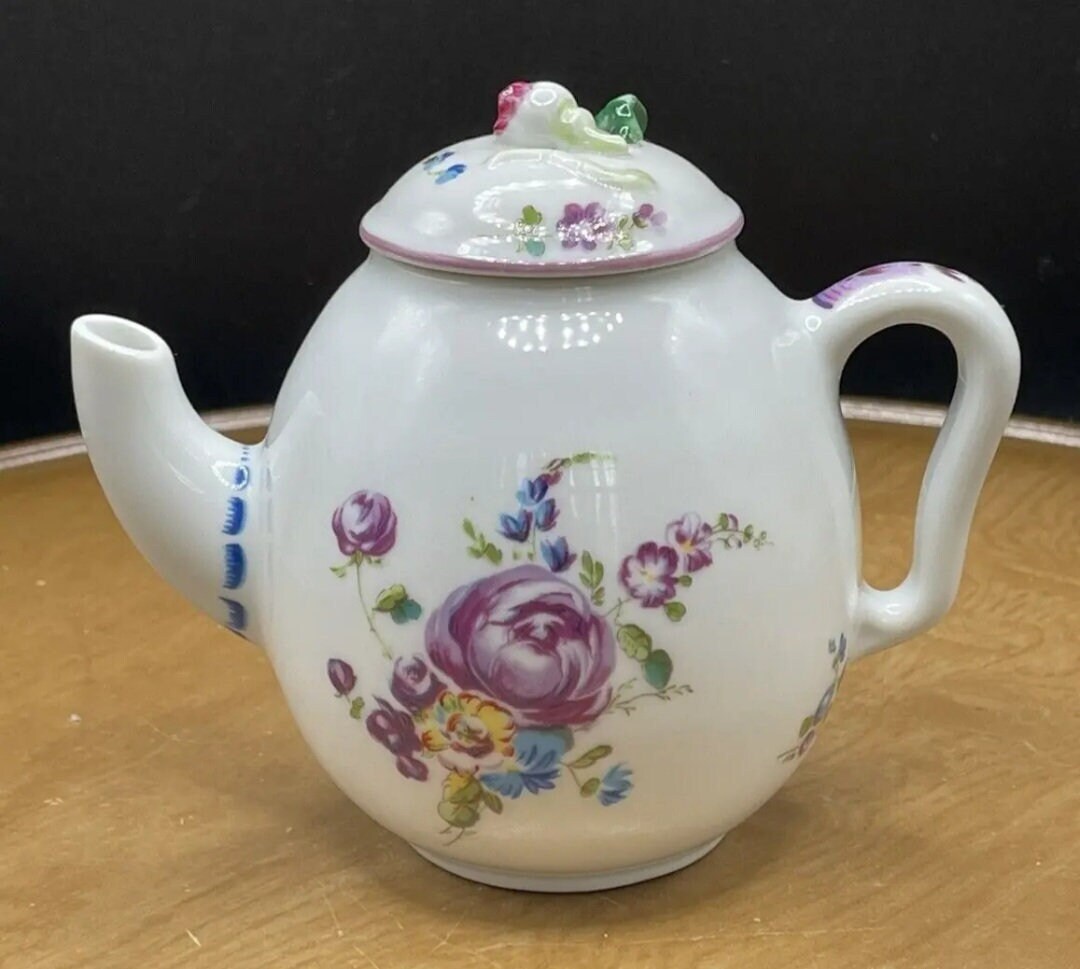 Victoria & Albert Museum Teapot Mennecy 1985 Franklin Mint Fine