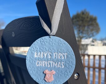 Babys erstes Ornament, Neugeborenen Ornament, Meilenstein Ornament, handgefertigte Polymer Clay