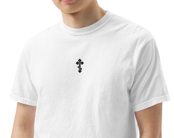 Camiseta pesada con cruz negra