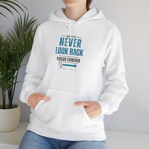 Never Look Back, Unisex Heavy Blend™ Hooded Sweatshirt