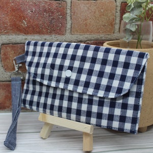 Embrague de billetera Gingham en azul y blanco, monedero de moneda a cuadros, billetera delgada para mujer, embrague elegante, regalo para ella