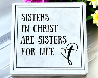 Magneet Sisters In Christ: handgemaakt keramisch christelijk cadeau