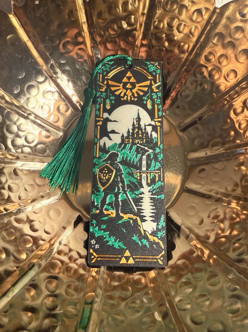 Legend of Zelda Inspired 3D Printed Bookmark | Link With Triforce ...
