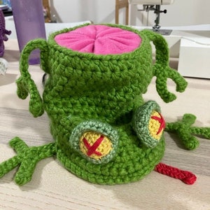 Dead Frog – Po-Tasche mit Kordelzug / Kreidetasche – Häkelmuster und Nähanleitung