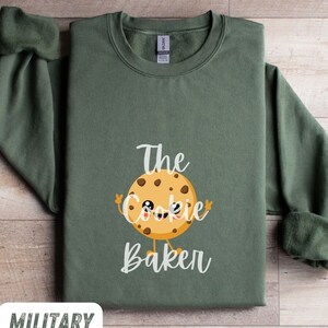 The Cookie baker Shirt, Cookies Shirt for Women, Funny Baking Gift for Baker, Cute Tee for Pastry Chef, Cookie Lover, Baking Mom Shirt,