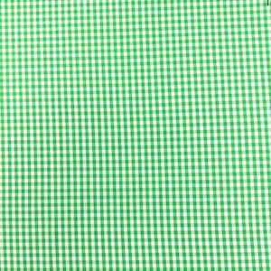Puede incluir: Un tejido textil que presenta un patr&oacute;n de cuadros vichy repetitivo compuesto por peque&ntilde;os cuadrados uniformes en verde brillante y blanco. El dise&ntilde;o consiste en una cuadr&iacute;cula consistente de bloques alternos de color y blanco.