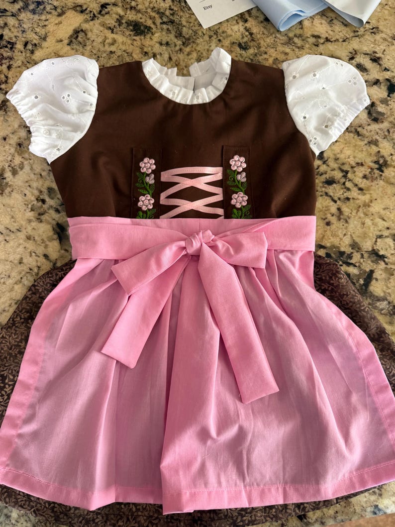 Dirndl de Oktoberfest Parte 2 imagen 7