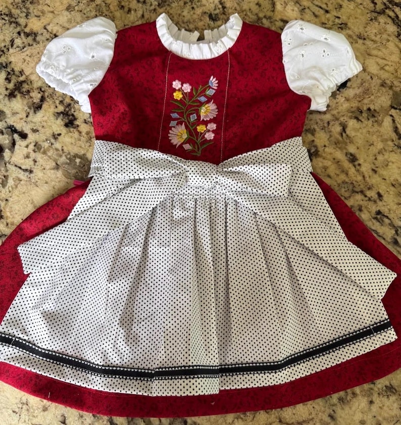 Dirndl de Oktoberfest Parte 2 imagen 18