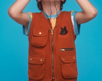Chaleco utilitario Kids Explorer: algodón peruano, parche termoadhesivo