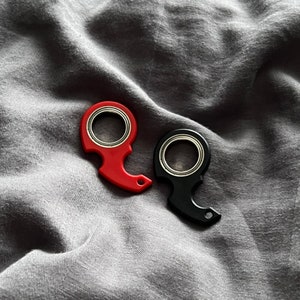 New Metal Karambit Spinner Style Fidget Spinner Keychain, Anti Anxiety  Stress Toy Key Spinner for Cool Hand Moves, Anime Keychain for Him 