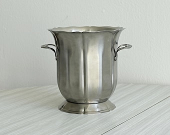 Balde de gelo em aço inoxidável fosco, corpo canelado, bordas onduladas, alças elegantes, utensílio de mesa, objeto diferenciado, presente original