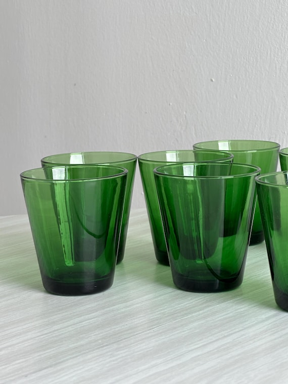 6er-Set grüne Wassergläser, dickes, durchscheinendes Glas, farbenfrohes Vintage-Geschirr, Retro-Tischdekoration, originelles Getränkeset als Geschenk