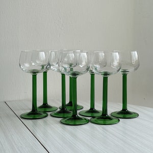 Set of 8 Vintage Wine Glasses with Green Stem, Glass Stemware, Elegant Dinnerware for Parties and Entertaining, Retro French Tableware
