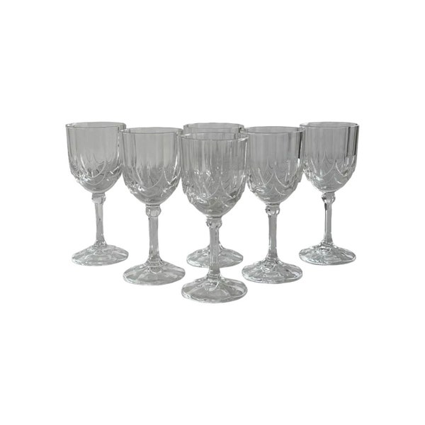 6 petal white wine/liquor glasses - Cut glass, chic art deco decor, retro tableware, old French tableware atmosphere.