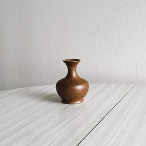 Small stoneware vase, old soliflore, natural and artisanal decoration, minimalist ceramic decorative object, craft gift, small object