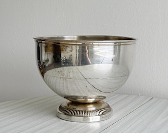 Secchiello per champagne in metallo argentato per 3 bottiglie, grande refrigeratore vintage, elegante accessorio da bar per ricevimenti.