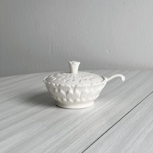 Small sugar bowl or condiment pot, white porcelain, timeless elegance, small gift, elegant tableware, Boch porcelain